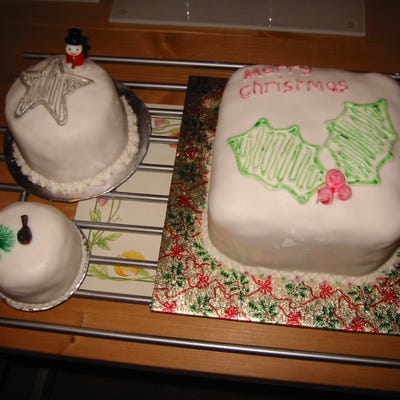 Handcrafted Cakes - Christmas Cake (2002)